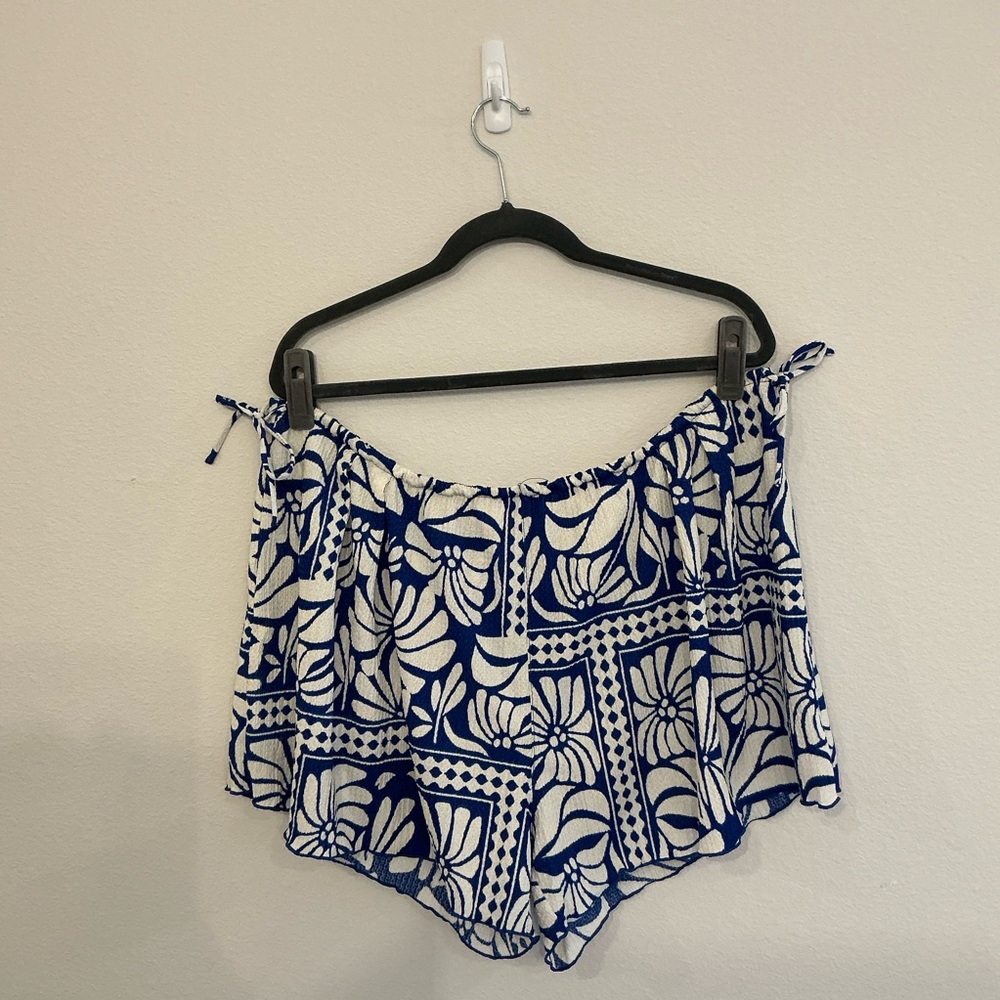 H&M Navy and Cream Patterned Skirt